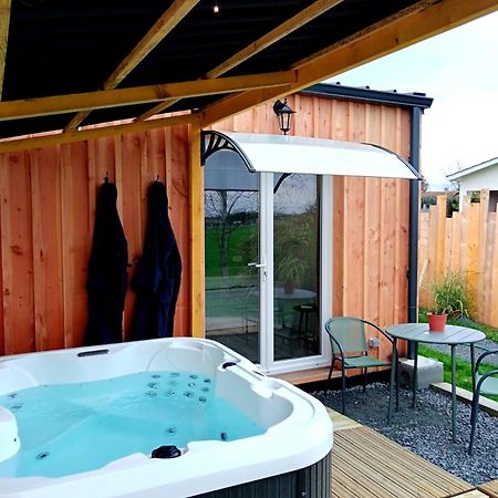 Chalet Cosy Avec Option Jacuzzi Saint-Genes-de-Fronsac Exteriör bild